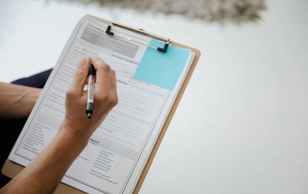 Google Sheets 7-day pre-sale checklist used by 3,200 founders